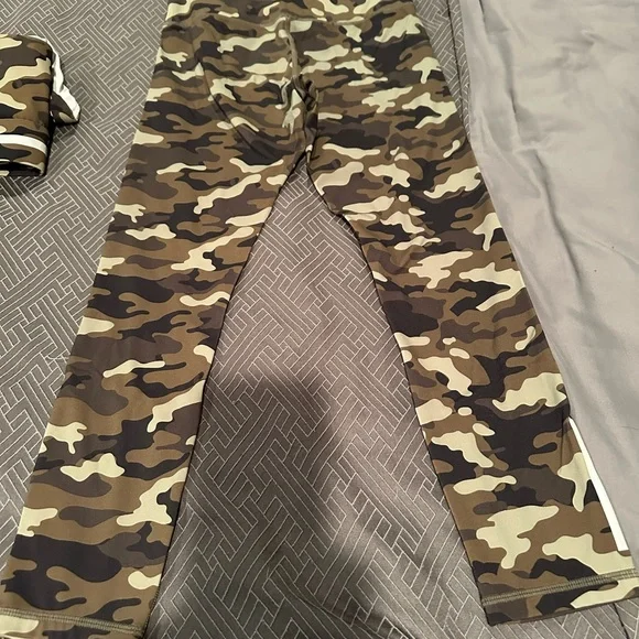 Zyia Soft N Snug Camo Set - Picture 6 of 7